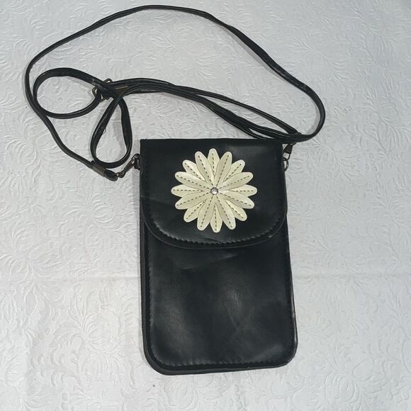 Window Crossbody Bags - Picture 4 of 9